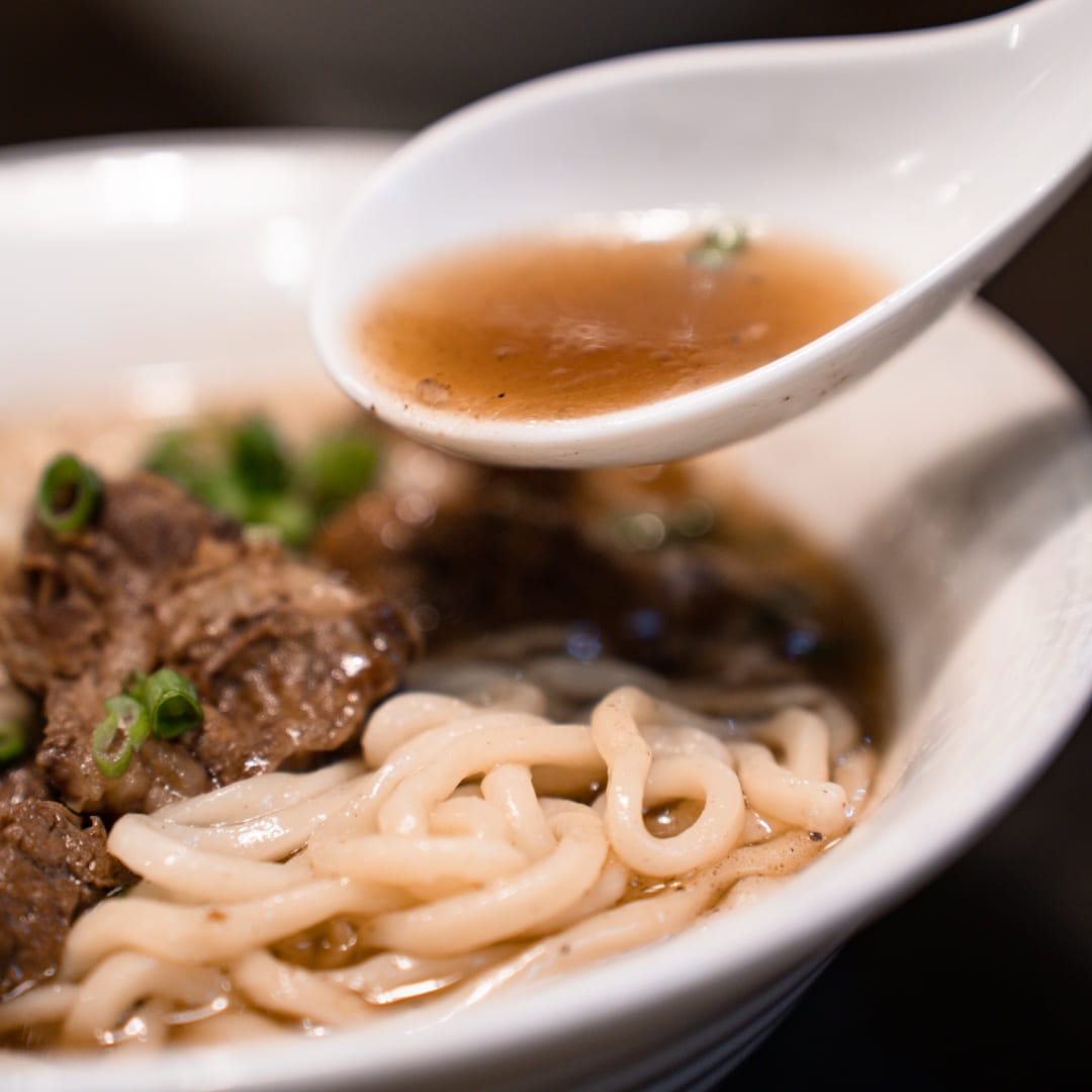 吾時•食牛肉麵|板橋車站美食推薦,傳承母親的五椒麻辣牛肉麵搭配少女心日式豆乳布丁燒吾時•食牛肉麵 - 第26張圖