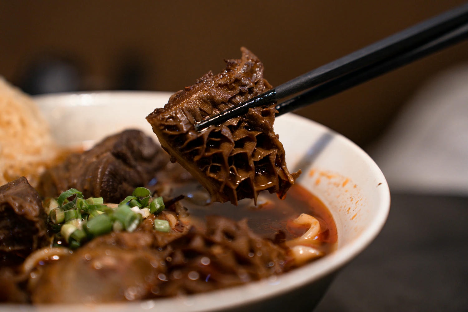 吾時•食牛肉麵|板橋車站美食推薦,傳承母親的五椒麻辣牛肉麵搭配少女心日式豆乳布丁燒吾時•食牛肉麵 - 第21張圖