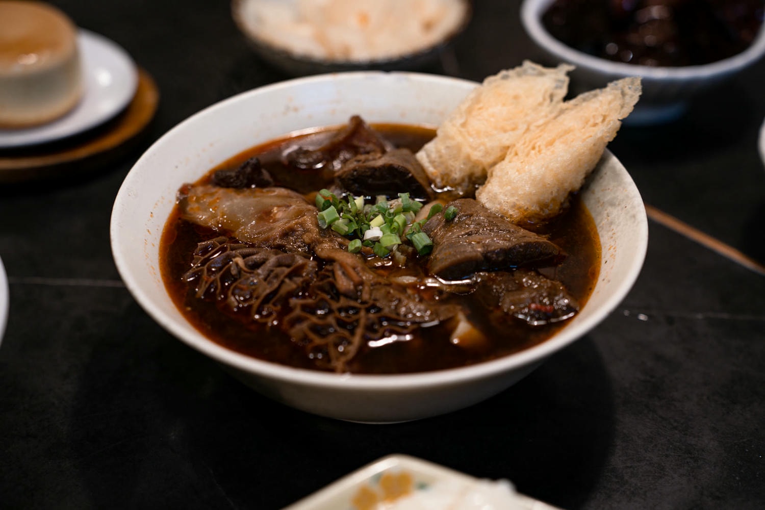 吾時•食牛肉麵|板橋車站美食推薦,傳承母親的五椒麻辣牛肉麵搭配少女心日式豆乳布丁燒吾時•食牛肉麵 - 第17張圖