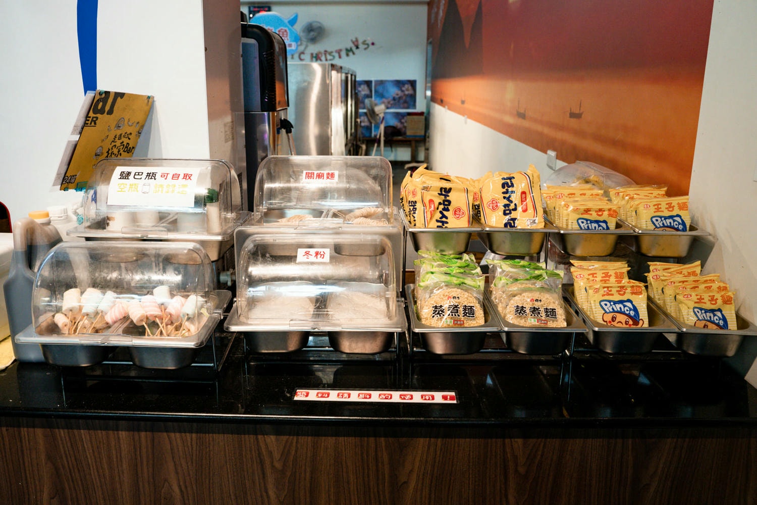 林口海世界複合式碳烤店|現流海魚、生魚片、螃蟹吃到飽!當季牡蠣海鮮無限享用,不收服務費超划算! - 第23張圖