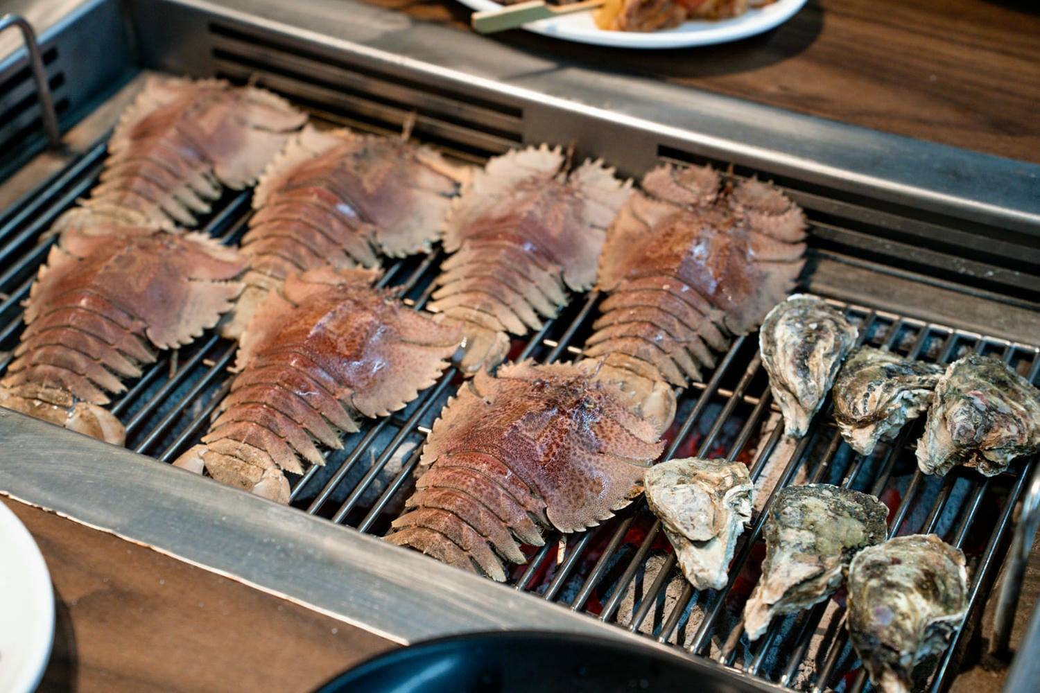 林口海世界複合式碳烤店|現流海魚、生魚片、螃蟹吃到飽!當季牡蠣海鮮無限享用,不收服務費超划算! - 第20張圖