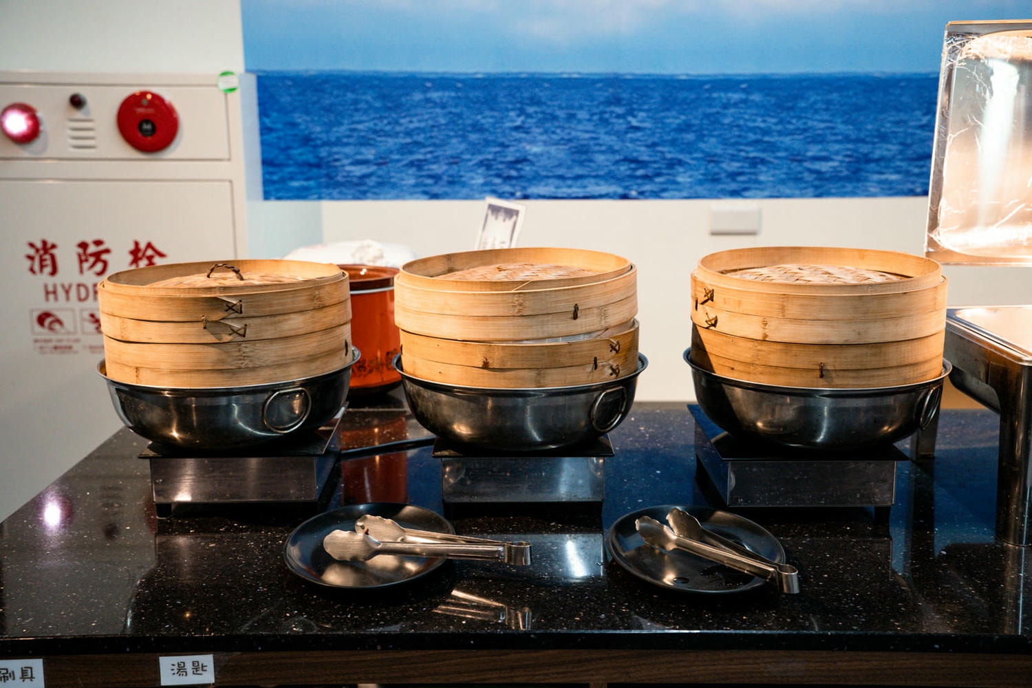 林口海世界複合式碳烤店|現流海魚、生魚片、螃蟹吃到飽!當季牡蠣海鮮無限享用,不收服務費超划算! - 第32張圖
